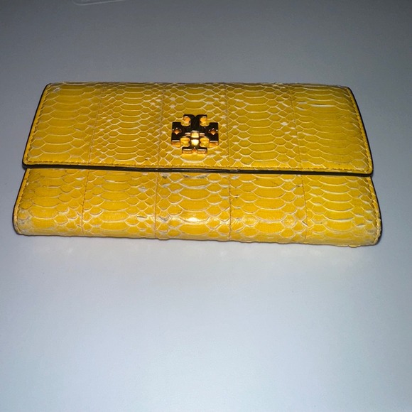 TORY BURCH Kira Exotic‎ Envelope Continental Wallet Color Daisy